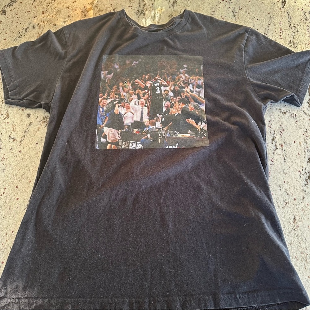 Miami Heat Court Culture Black Wade Picture Shirt Large